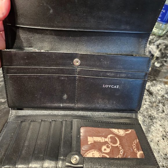 Love Cat Black Turnlock Shiny Leather Wallet with Silver Studs - Picture 3 of 3